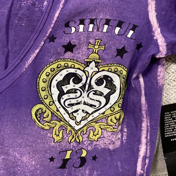 Womens sinful by affliction purple v-neck tee size Medium NWT! - Picture 3 of 10